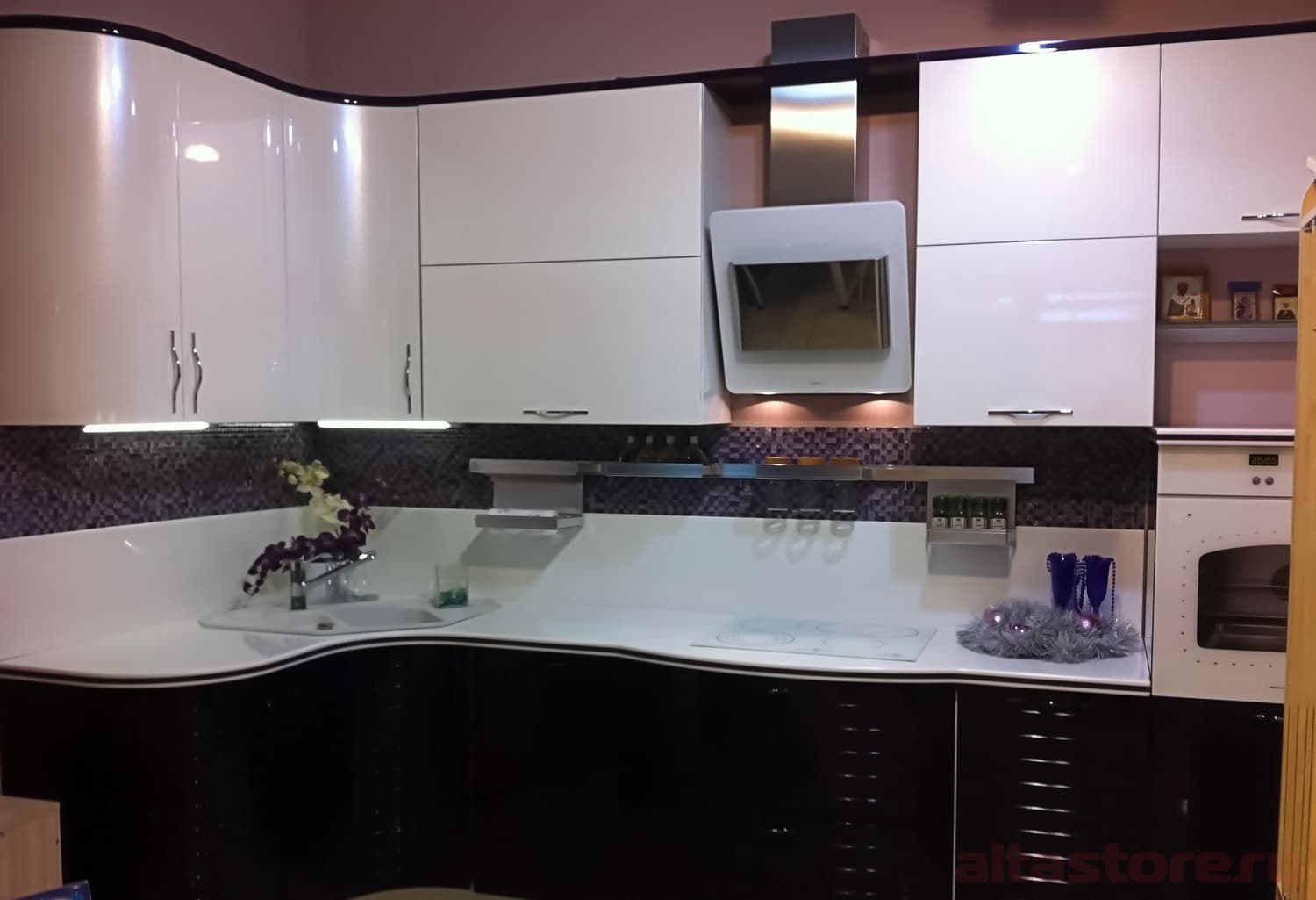 Фиолетовая кухня, фасад эмаль металлик - Компания «Маэстро»