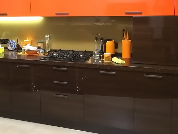 Оранжевая кухня, фасад акрил испанский