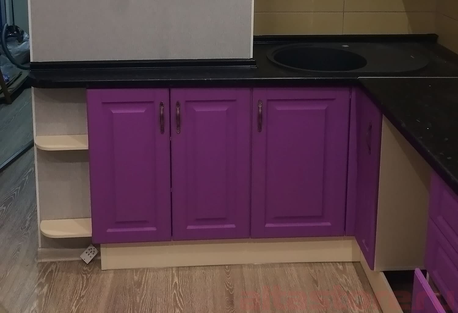 Кухня в фиолетовых цветах - Компания «Маэстро»
